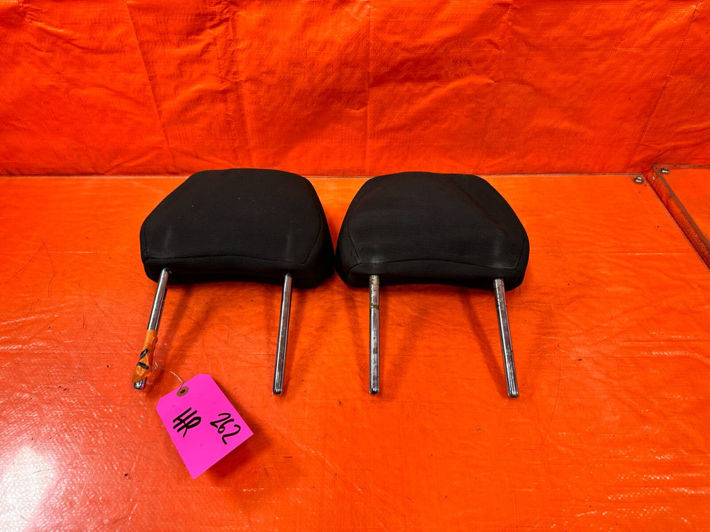 03 04 NISSAN 350Z   CLOTH   FRONT SEAT HEAD REST SET LEFT AND RIGHT   OEM #26210