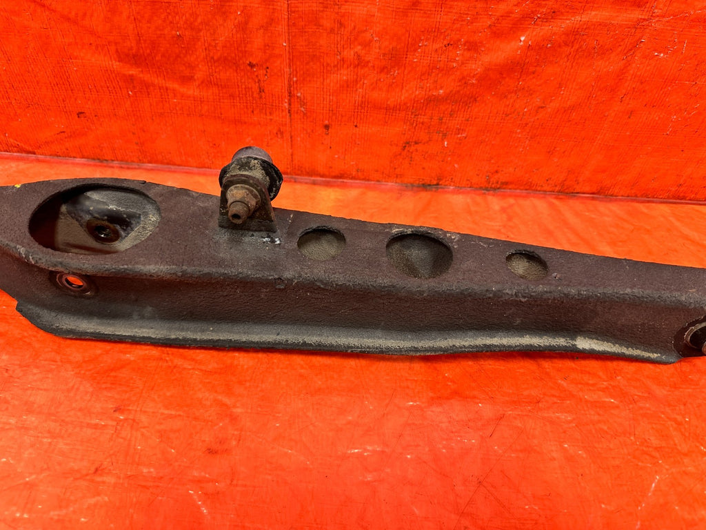 97 01 HONDA CR V CRV   REAR LOWER CONTROL ARM   DRIVER LEFT  SIDE   OEM #3012