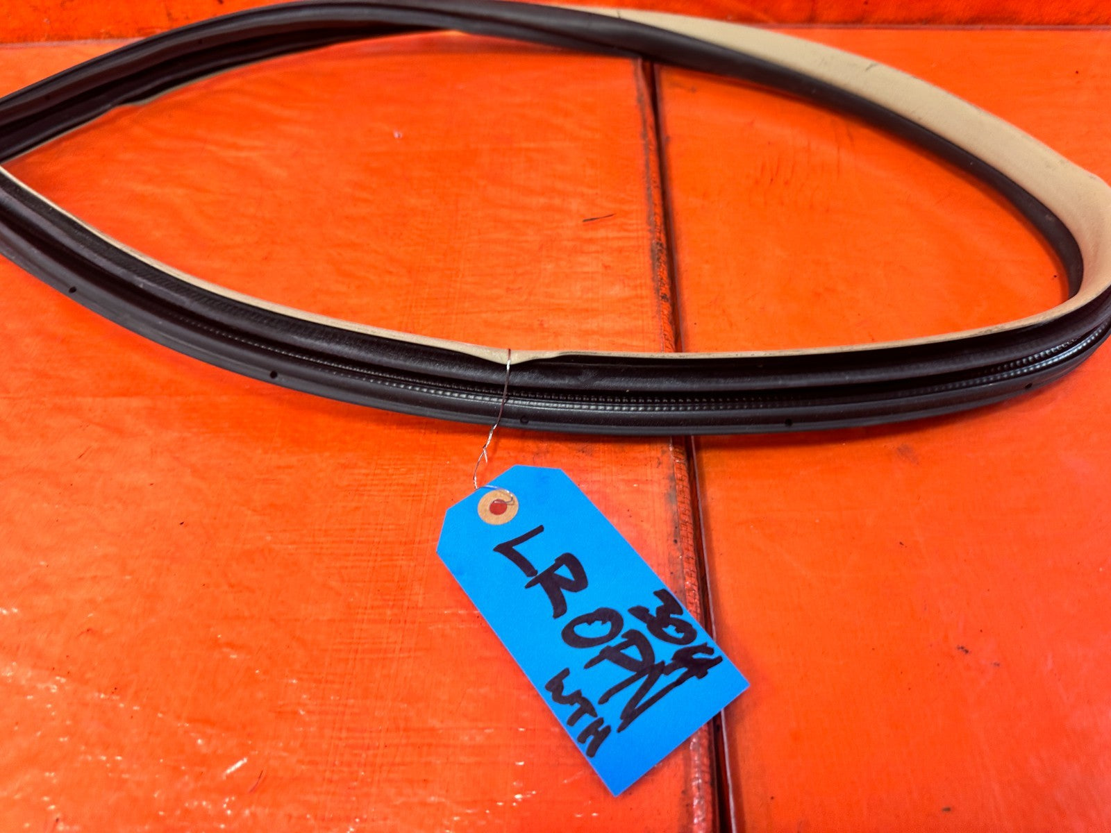 04 08 ACURA TSX   LEFT REAR   DOOR TO CHASSIS WEATHER STRIP OPEN TRIM OEM #3041