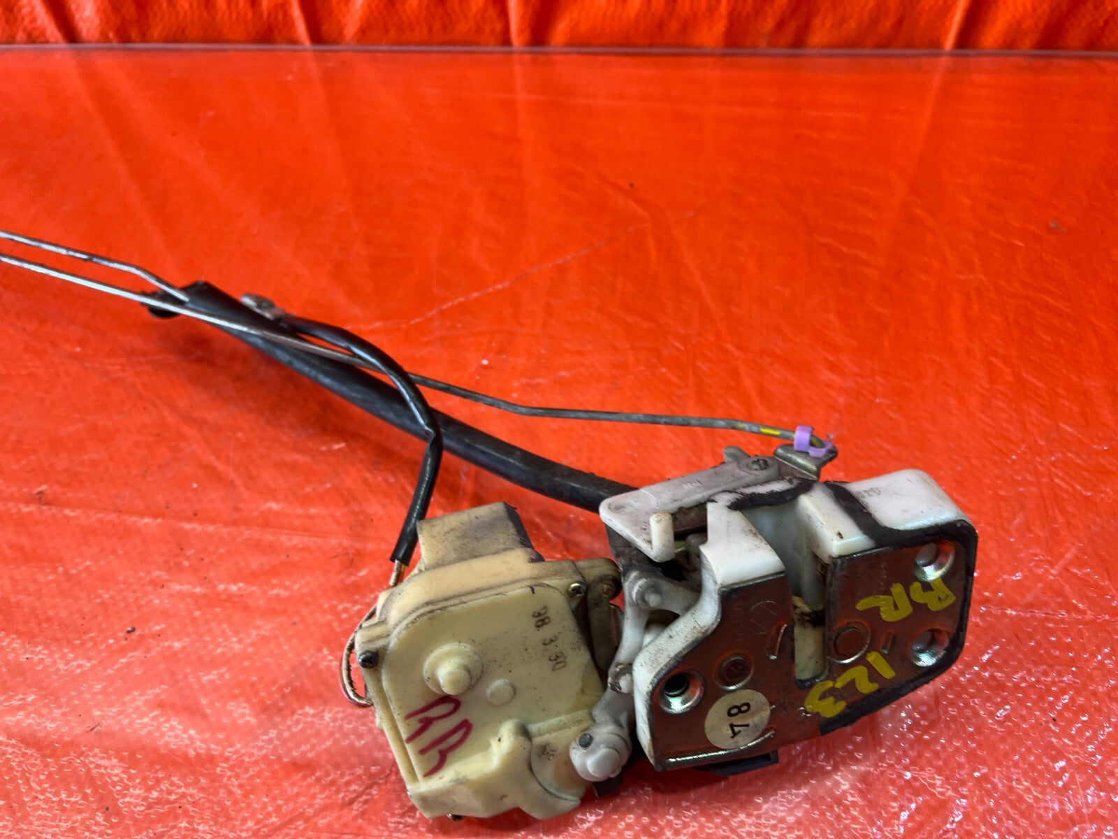 94 01 INTEGRA SEDAN   PASSENGER RIGHT REAR DOOR LOCK ACTUATOR   OEM FACTORY #1185