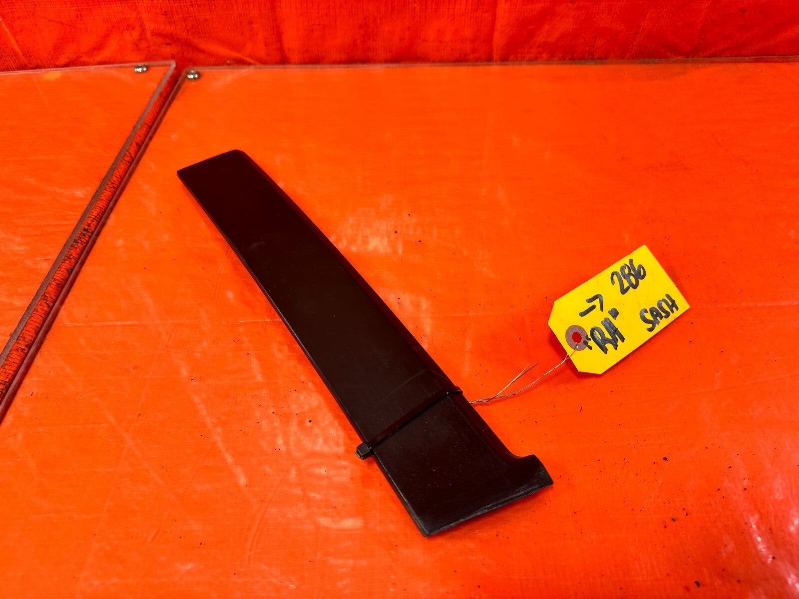 06 11 HONDA CIVIC 2D COUPE RIGHT SIDE DOOR SASH TRIM MOLDING STRIP B PILLAR 2860