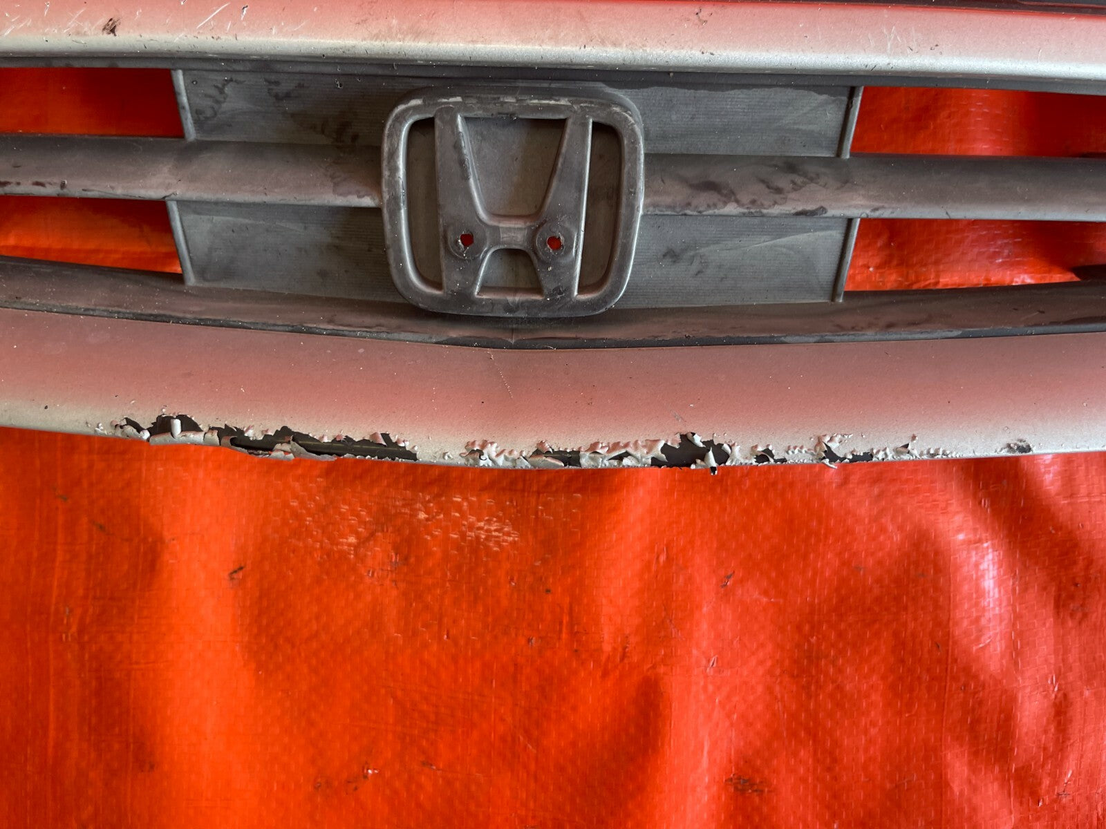 96 00 HONDA CIVIC   2D COUPE   FRONT GRILLE   VOGUE SILVER METALLIC COLOR   OEM5