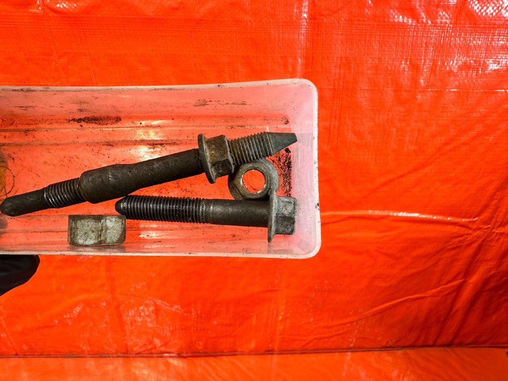94 01 ACURA INTEGRA   DRIVER LEFT ENGINE MOTOR MOUNT BOLTS HARDWARE NUTS OEM 2741