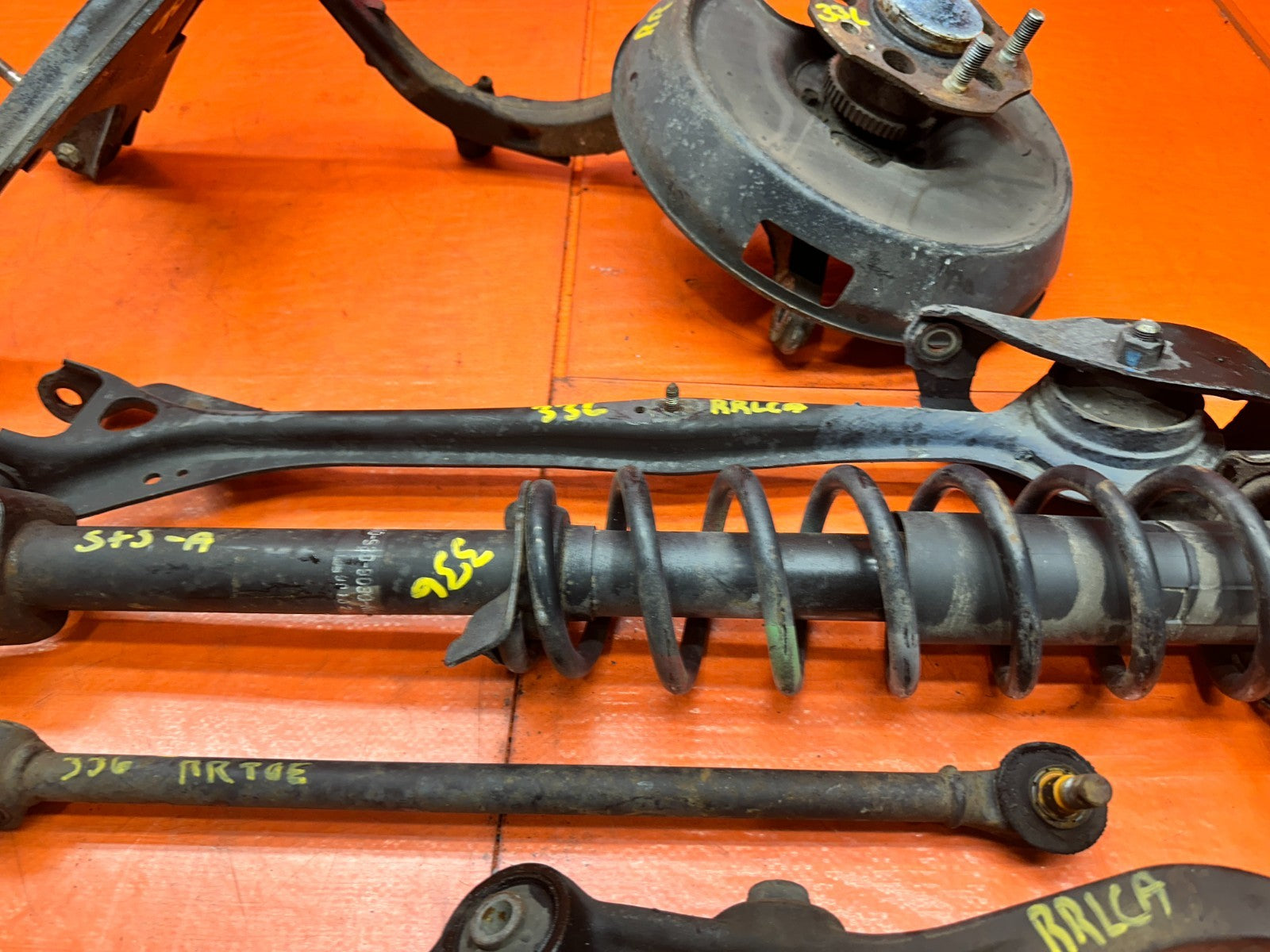 97 01 HONDA PRELUDE 2.2L LEFT DRIVER REAR KNUCKLE SPINDLE CONTROL ARMS OEM #33610