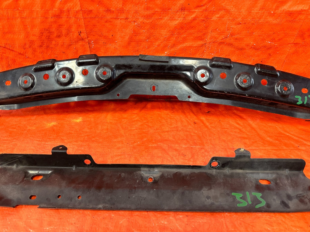 14 20 INFINITI Q50   FRONT RADIATOR SUPPORT UPPER RETAINER BRACKET   OEM #3132