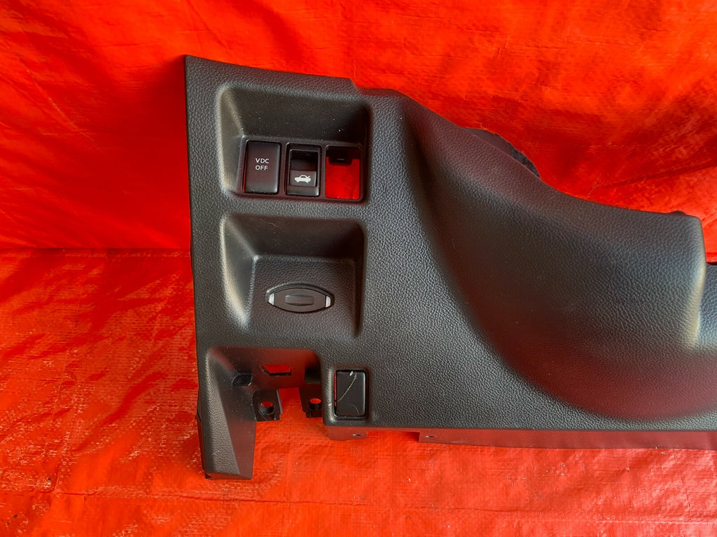 09 INFINITI G37 SPORT 2D COUPE INTERIOR UNDER COLUMN COVER KNEE TRIM W/ SWITCHES4