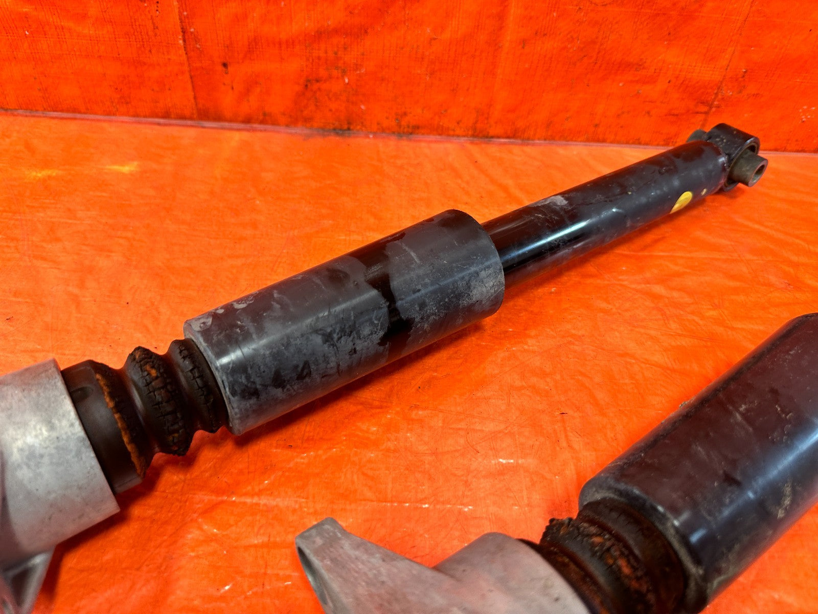 13 16 HYUNDAI GENESIS COUPE 3.8L   SPORT MODEL W/ BREMBO   REAR SHOCKS OEM 2996