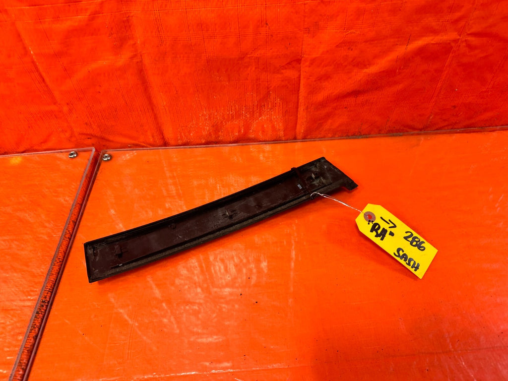 06 11 HONDA CIVIC 2D COUPE RIGHT SIDE DOOR SASH TRIM MOLDING STRIP B PILLAR 2865