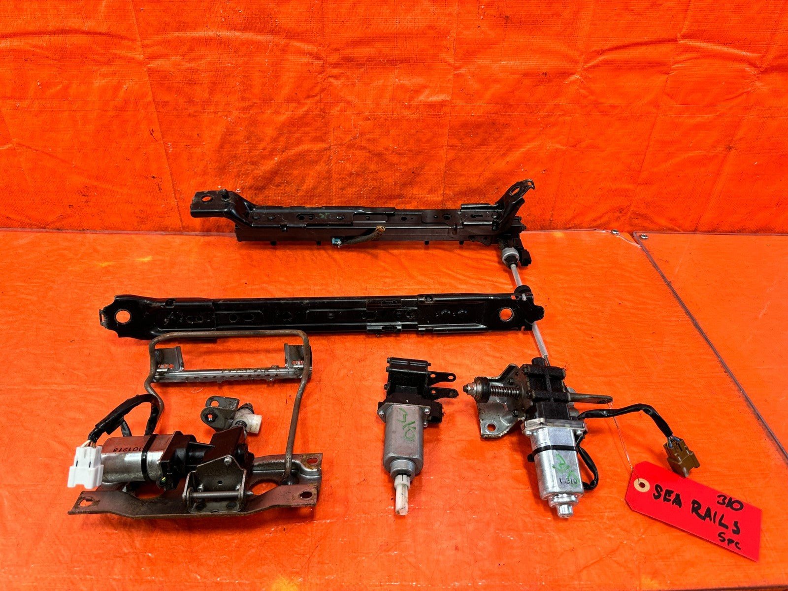 09 15 INFINITI G37 CONVERTIBLE   DRIVER LEFT SEAT RAIL WITH ALL MOTORS   OEM 3100
