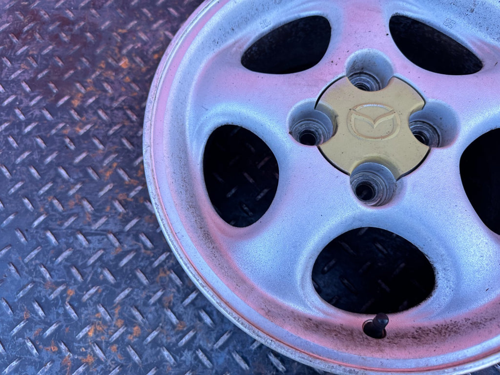 90 05 MAZDA MX 5 MIATA   5 SPOKE   14x6 +40MM FACTORY WHEEL RIM   OEM #2678