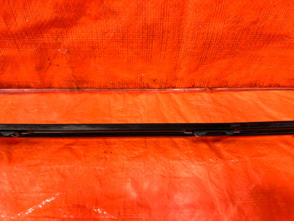 92 00 LEXUS SC300   PASSENGER RIGHT REAR QUARTER GLASS TRIM   OEM FACTORY #27618