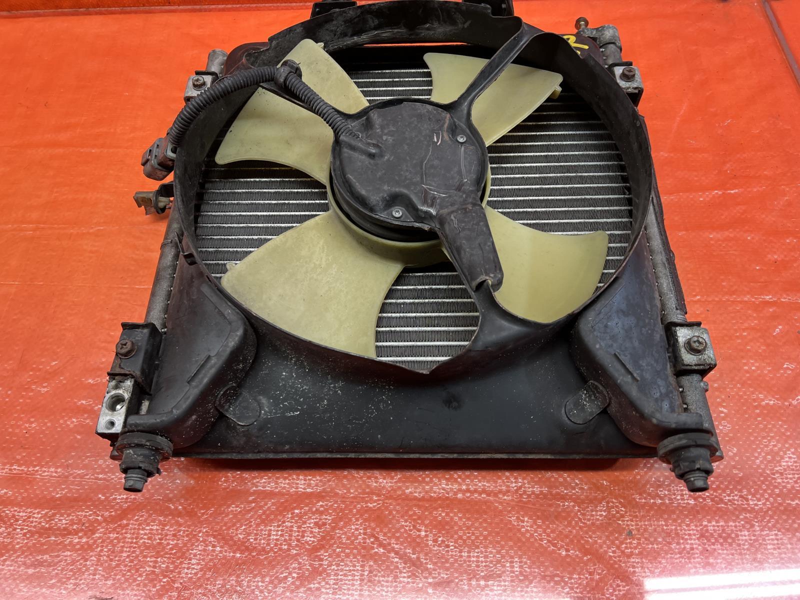 96 00 HONDA CIVIC   AIR CONDITIONING AC CONDENSER W/ COOLING FAN   OEM #1524