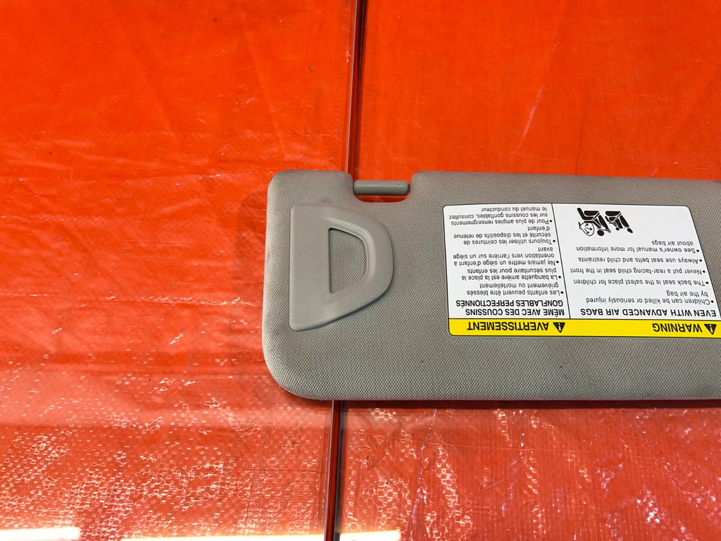17 20 INFINITI Q50 / 17 20 Q60   SUNROOF MODEL   SUN VISOR   DRIVER LEFT OEM #966