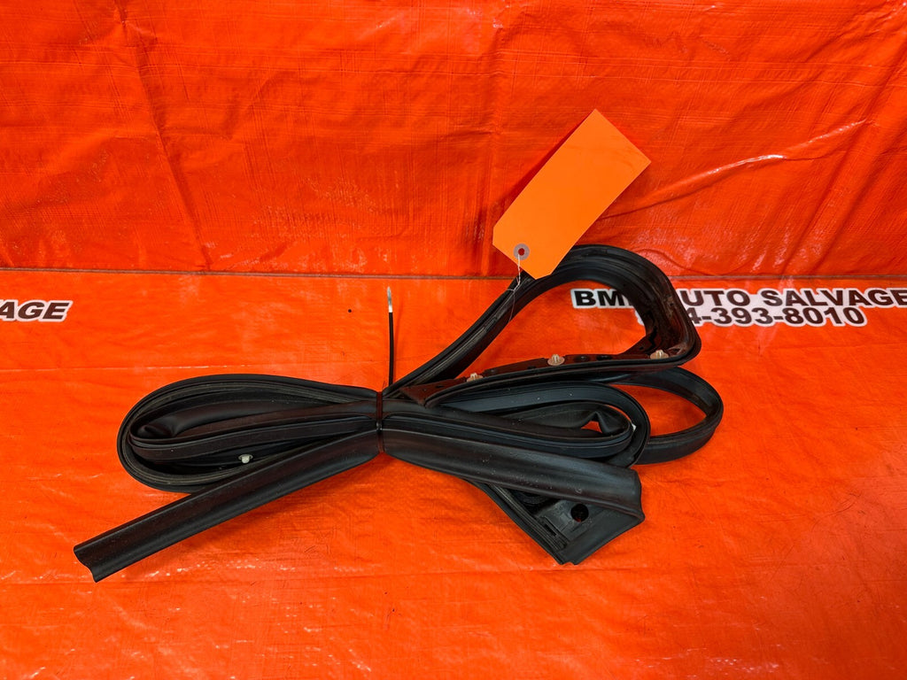 14 21 INFINITI Q50 DRIVER LEFT REAR DOOR WEATHER STRIP RUBBER GASKET OEM 87888