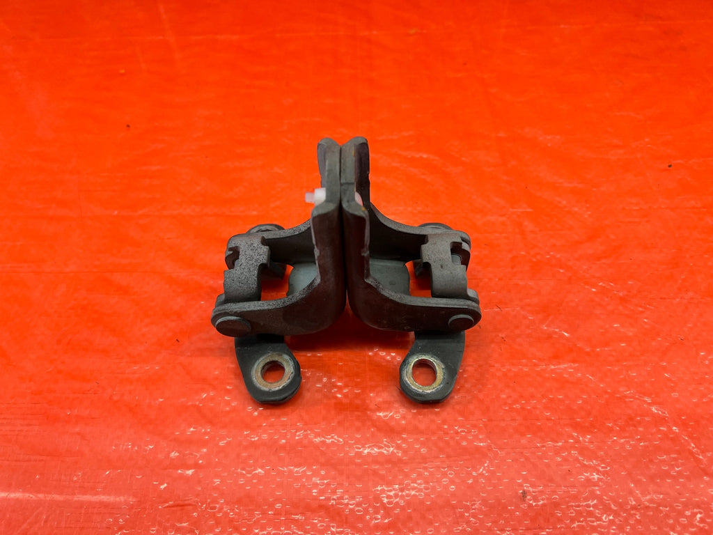 02 05 HONDA CIVIC SI EP3 HATCHBACK DOOR HINGE SET UPPER & LOWER   LEFT   OEM 1765