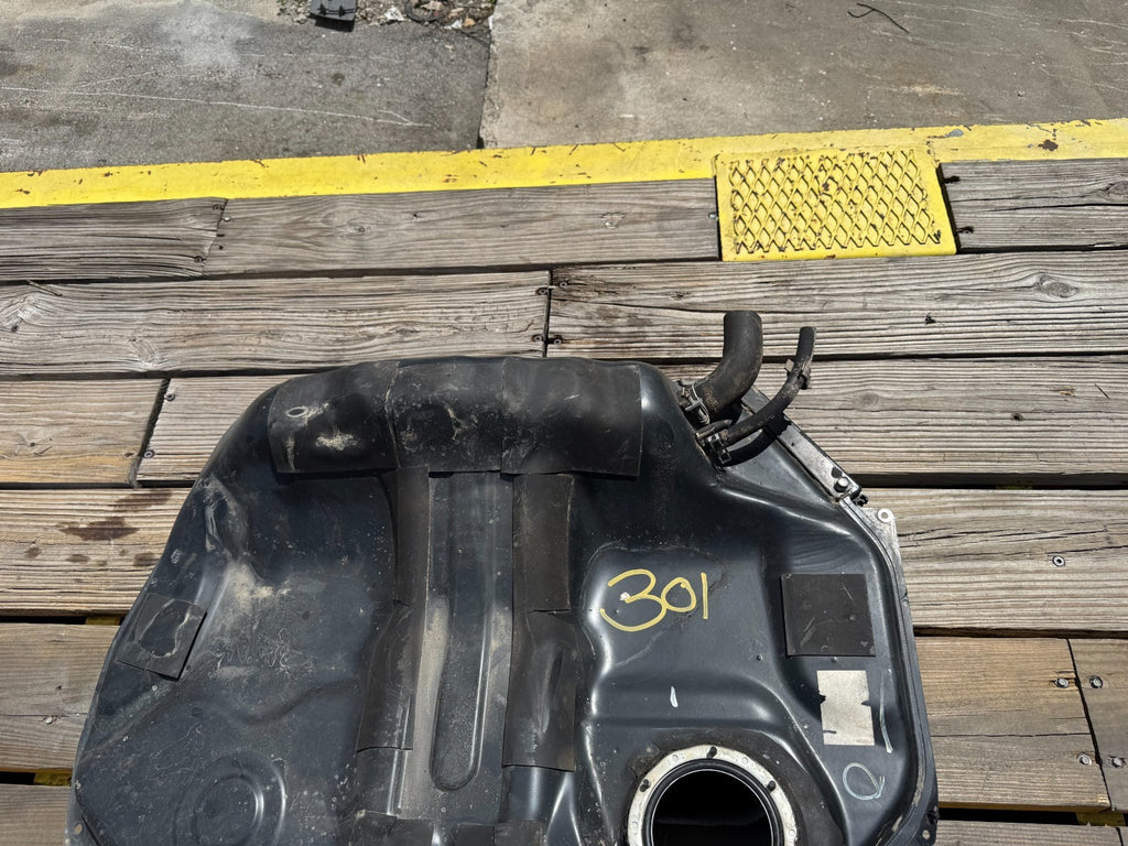 97 01 HONDA CR V CRV   GASOLINE GAS FUEL TANK ASSEMBLY   OEM FACTORY OE 3013