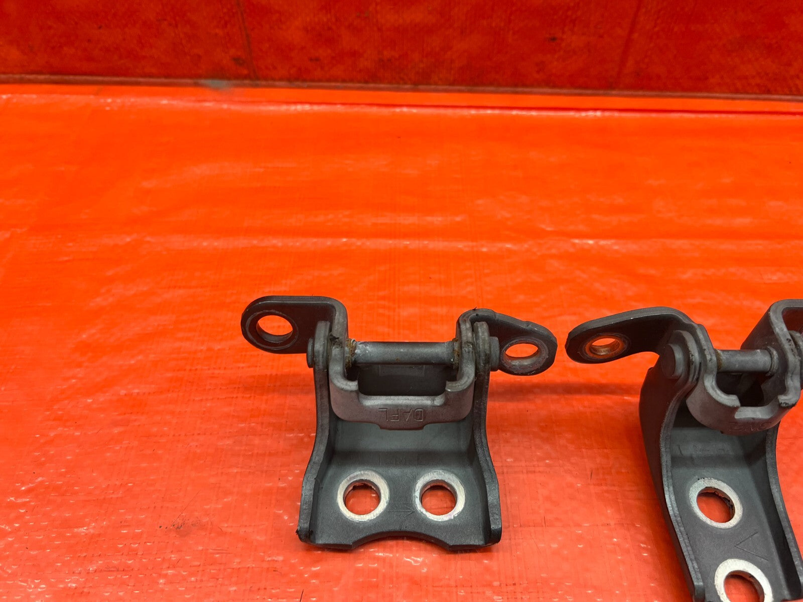 09 14 ACURA TSX   DRIVER LEFT FRONT DOOR HINGE SET UPPER LOWER   OEM #1676
