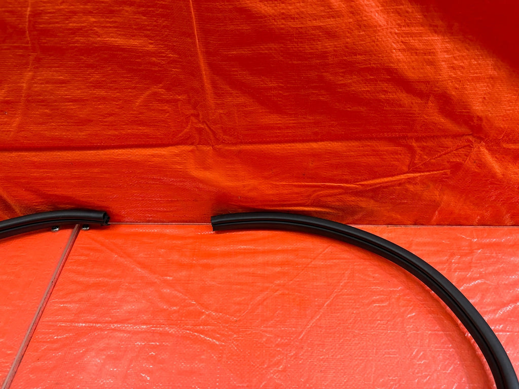 10 16 HYUNDAI GENESIS COUPE ON THE CHASSIS LEFT DOOR WEATHER STRIP SEAL OEM #2194