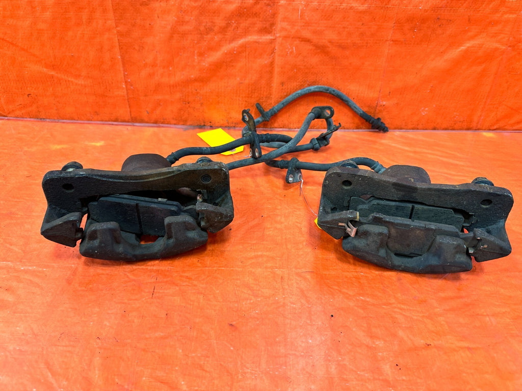 93 97 HONDA DEL SOL S SI   FRONT BRAKE CALIPERS   LEFT RIGHT CALIPER SET OEM 2952
