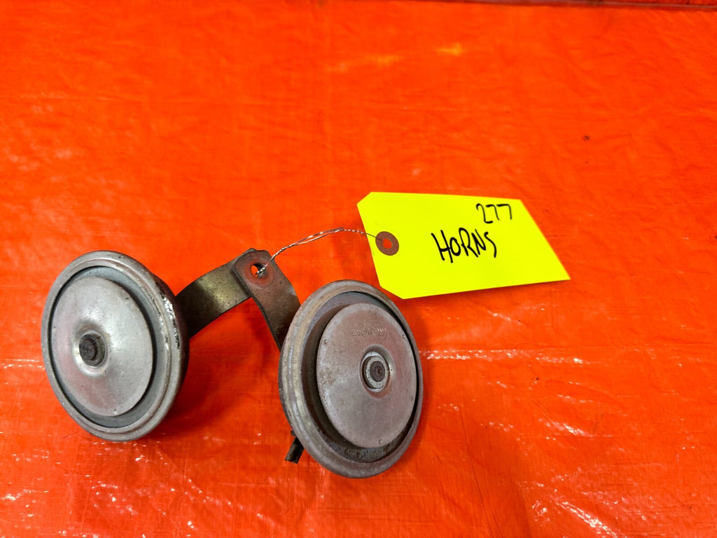 88 89 HONDA CRX DX SI   HORN SET / HIGH AND LOW NOTE HORNS   OEM FACTORY #2774