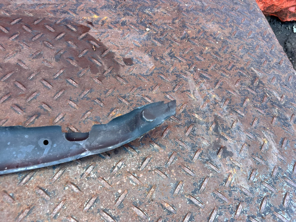 02 10 LEXUS SC430   FENDER SEAL RIGHT FRONT   53866 24010   OEM #2884