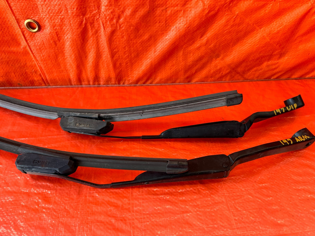 00 09 HONDA S2000   LEFT & RIGHT WINDSHIELD WIPER ARMS   OEM FACTORY #1977