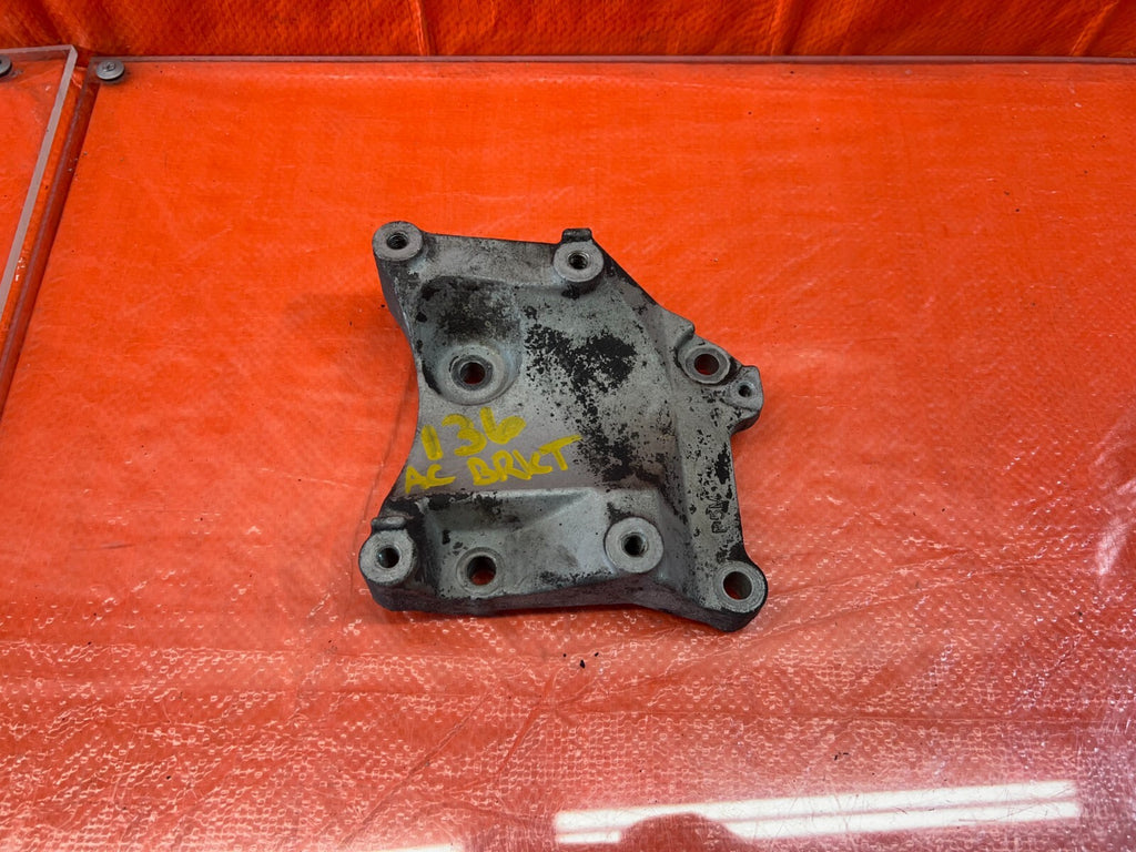 97 01 HONDA PRELUDE BASE & SH   H22A4 HVAC AC MOUNTING BRACKET OEM FACTORY 136 10