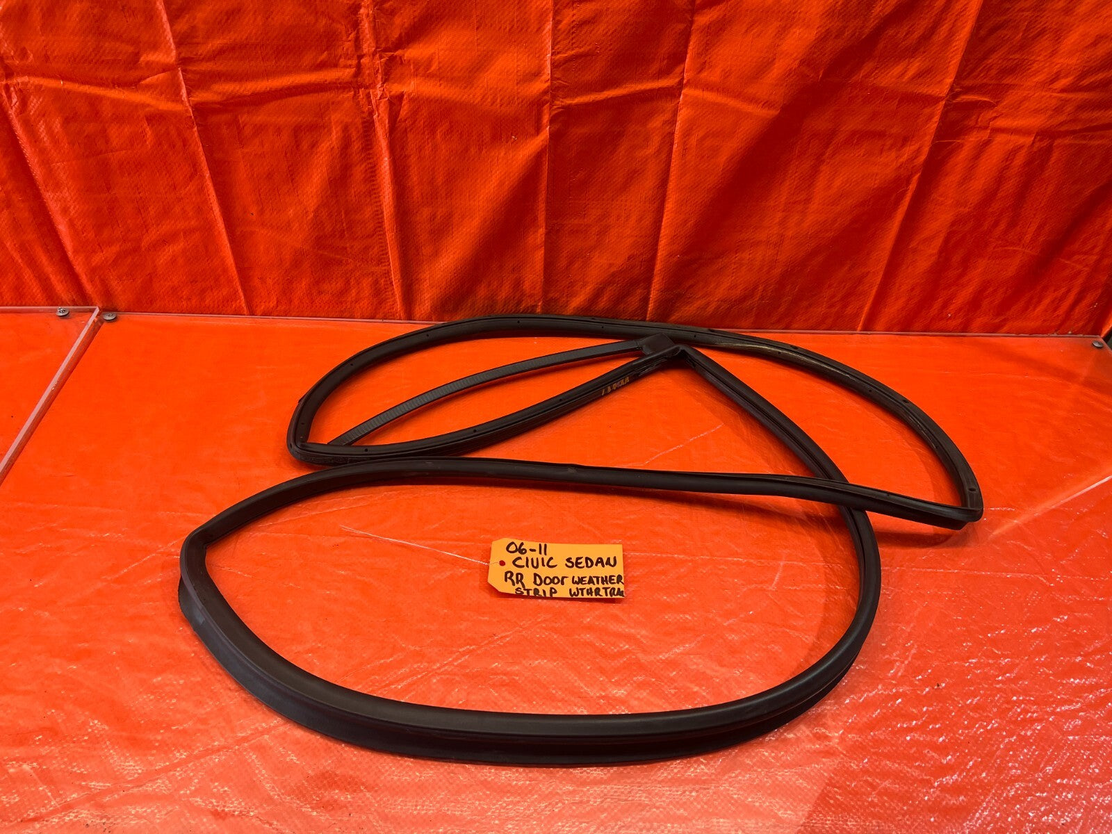 06 11 CIVIC 4D SEDAN   PASSENGER RIGHT REAR WEATHER STRIP SEAL GASKET OEM #2034