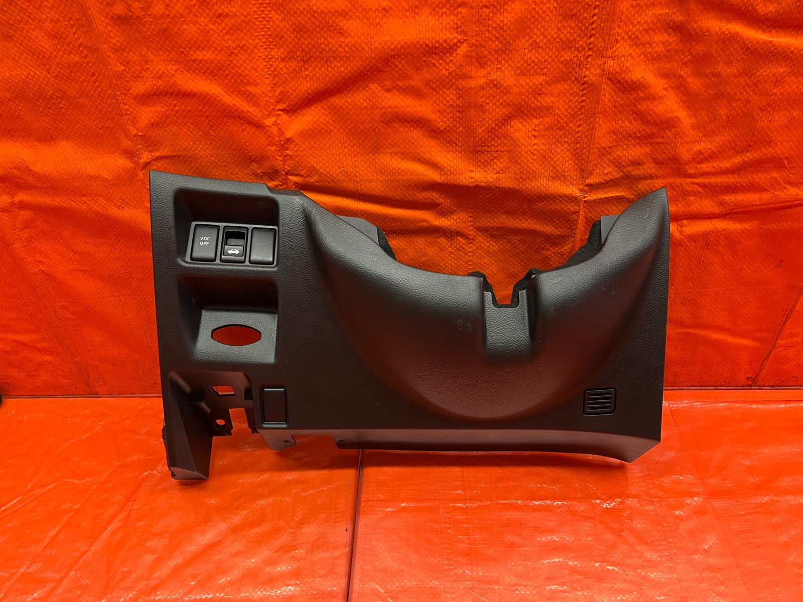08 15 INFINITI G37 Q60 COUPE   KNEE TRIM UNDER STEERING COLUMN LOWER COVER   1690