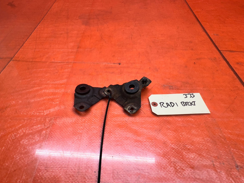97 01 HONDA PRELUDE 2.2L FRONT UPPER RADIATOR MOUNT STAY BRACKETS L R OEM #3350
