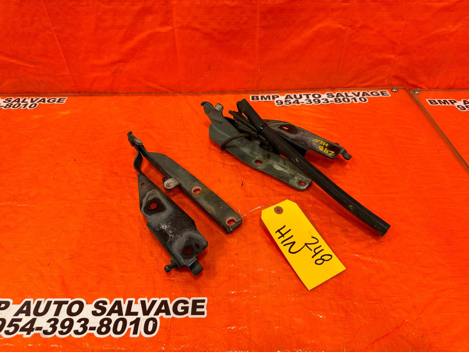 08 15 INFINITI G37 & Q60 2D COUPE   LEFT & RIGHT HOOD HINGES   OEM #2480