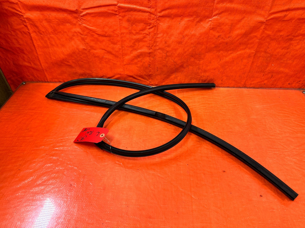 92 95 HONDA CIVIC COUPE HATCH DRIVER LEFT WEATHER STRIP RUN CHANNEL OEM #3270