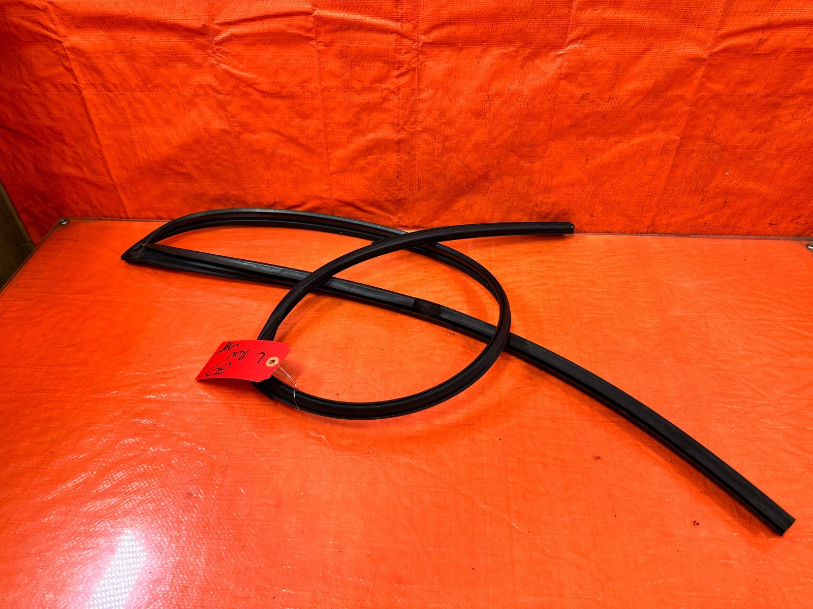 92 95 HONDA CIVIC COUPE HATCH DRIVER LEFT WEATHER STRIP RUN CHANNEL OEM #3270