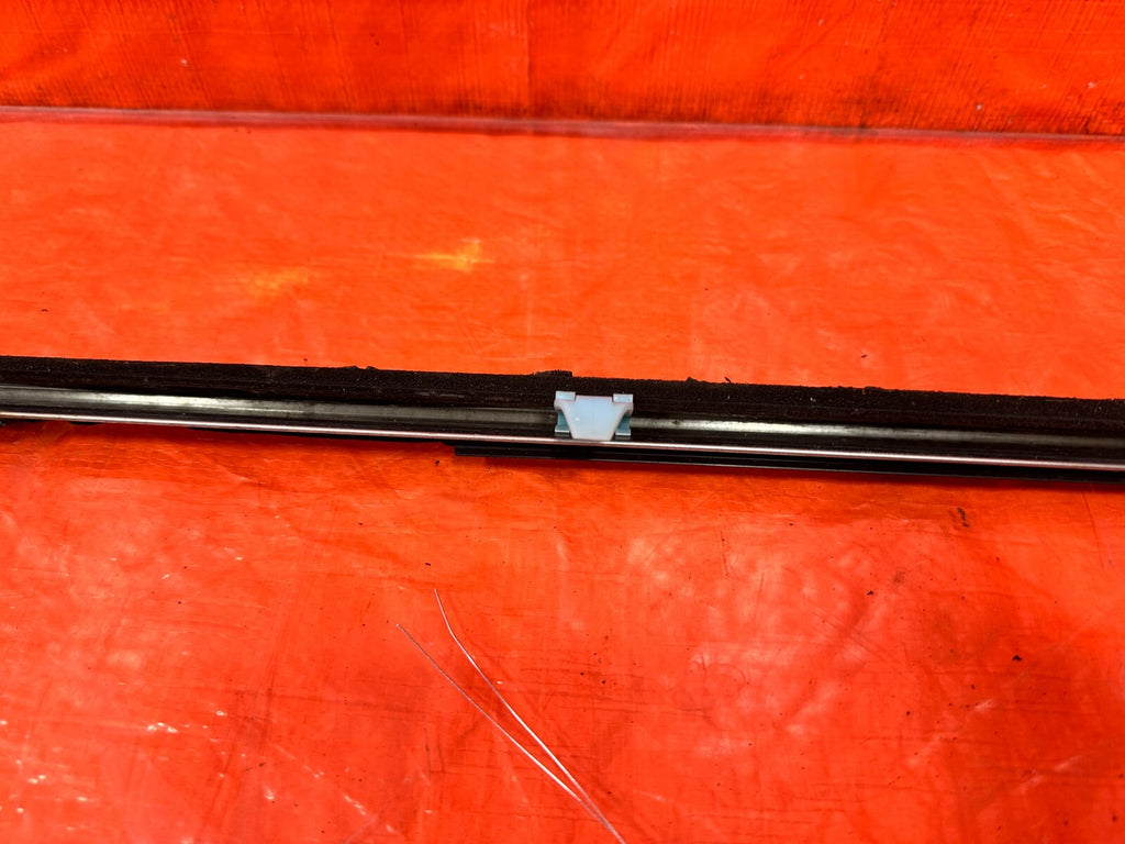 92 96 HONDA PRELUDE   DRIVER LEFT EXTERIOR WINDOW GLASS TRIM   OEM #27316
