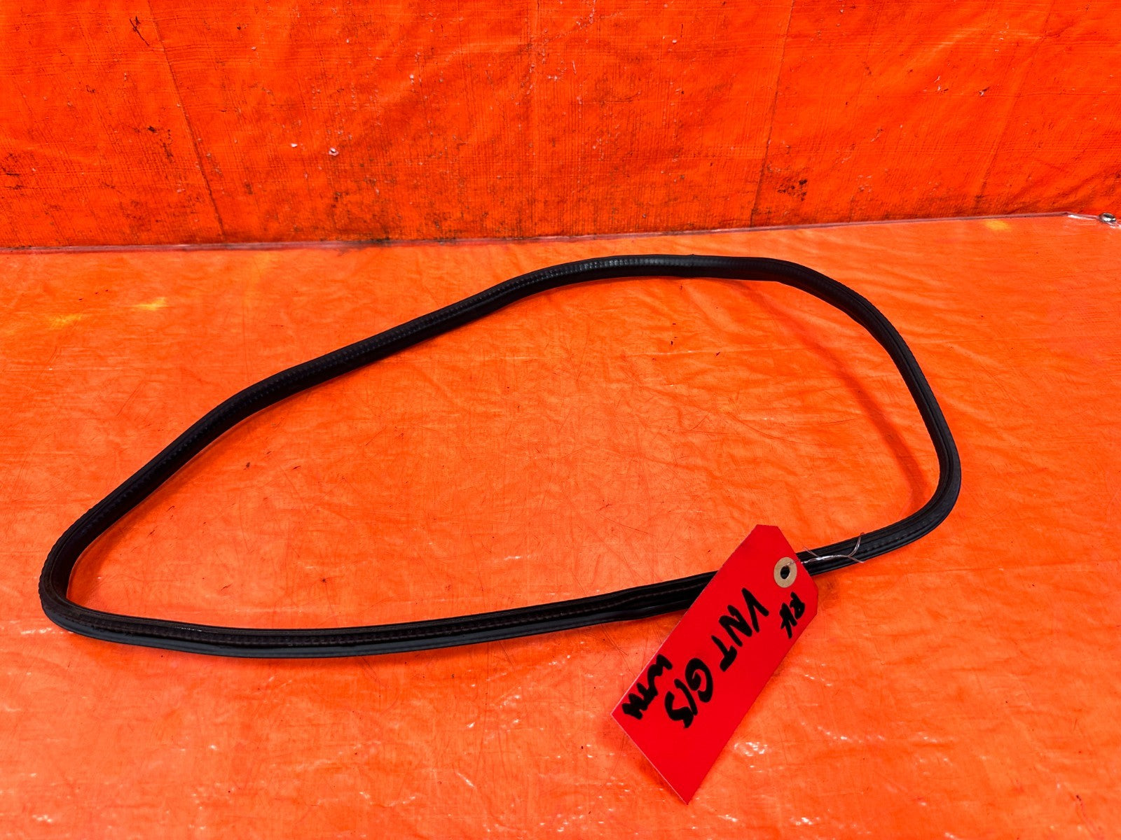 94 01 ACURA INTEGRA 2D   PASSENGER RIGHT REAR   QUARTER GLASS WEATHER STRIP OEM1