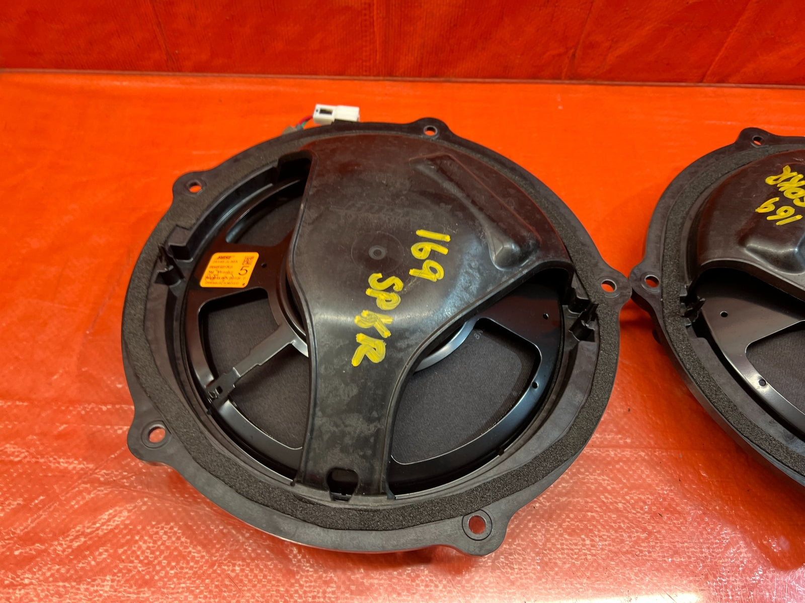 08 15 INFINITI G37 Q60   BOSE MODEL   FRONT DOOR SPEAKERS  LEFT & RIGHT OEM #16914