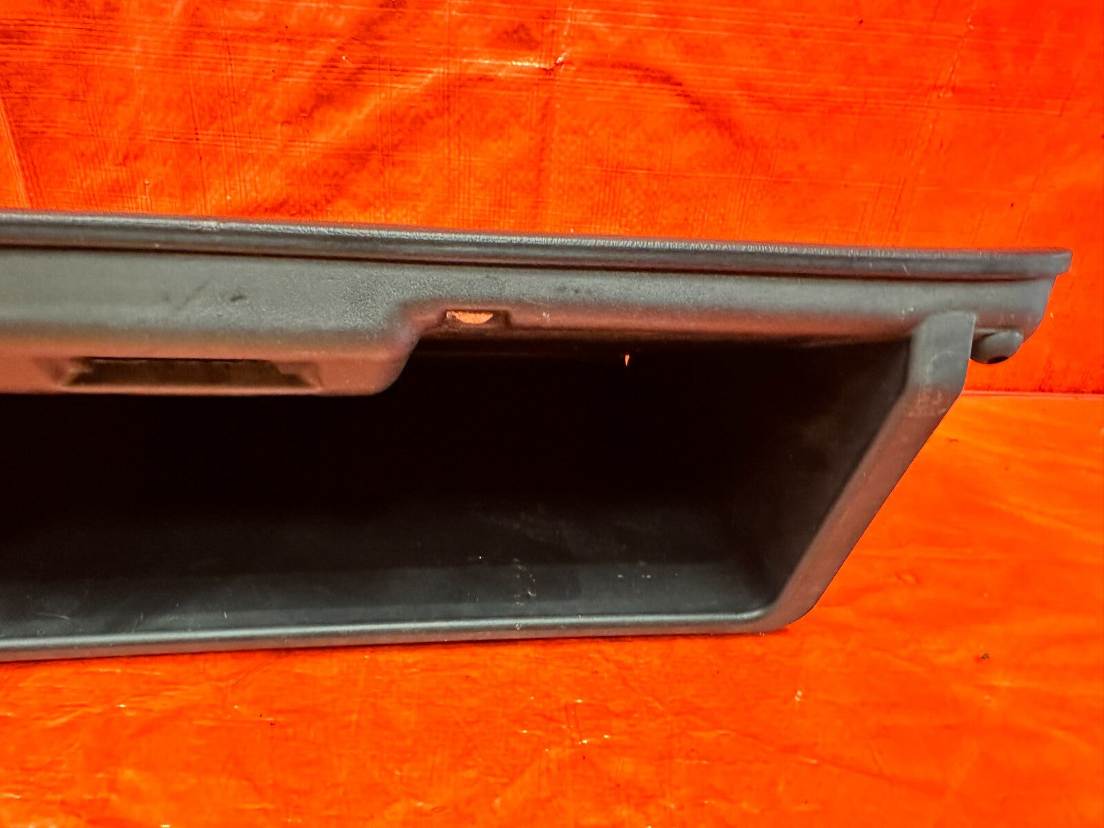 94 01 ACURA INTEGRA 2 & 4 DOOR   GLOVE BOX   BLACK   COLOR   OEM #2746