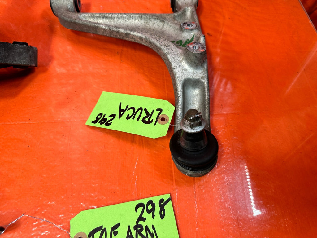 03 07 INFINITI G35 COUPE   LEFT REAR SPINDLE KNUCKLE HUB W/ ALL CONTROL ARMS 2981