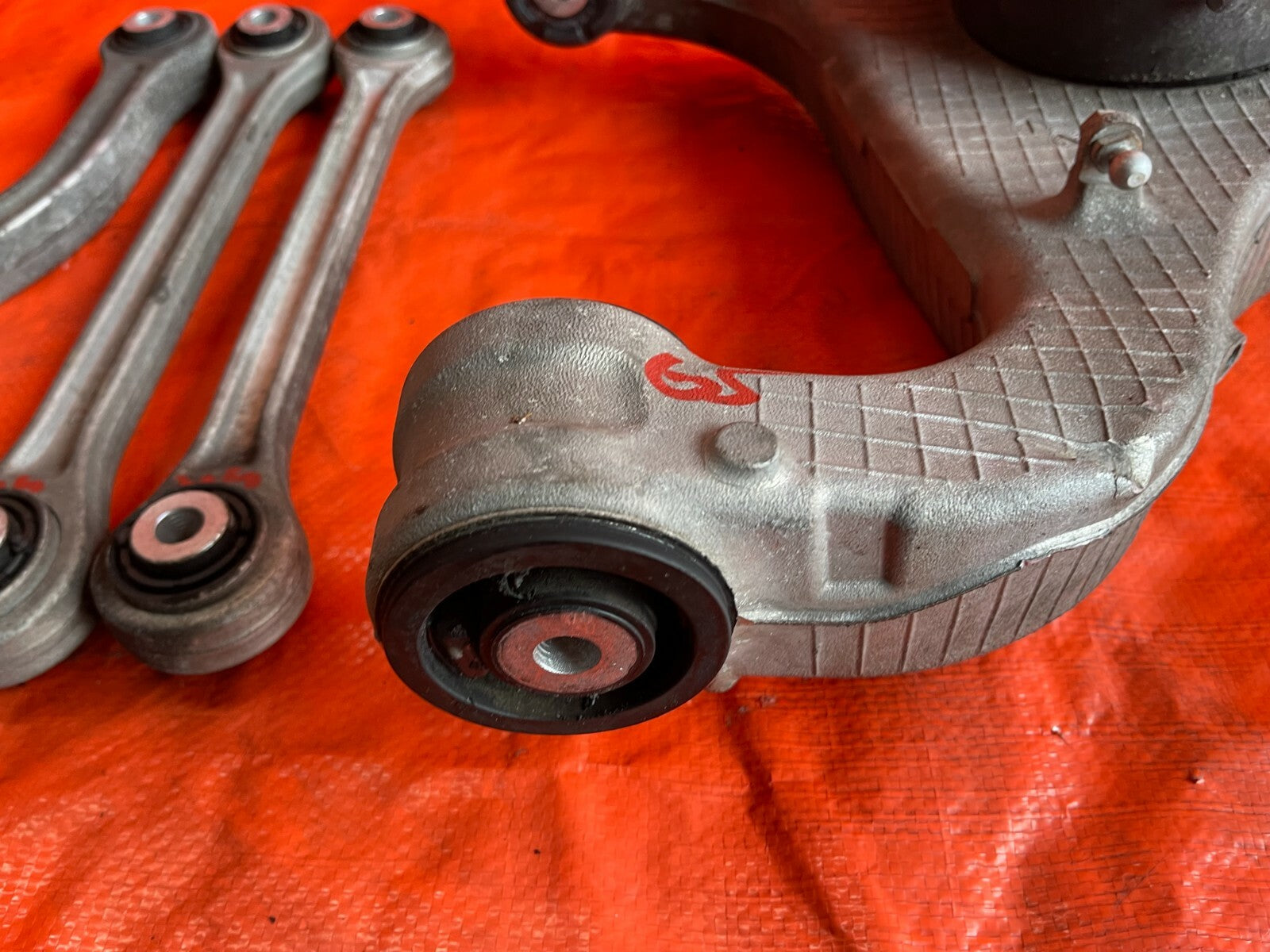 11 16 PORSCHE   PANAMERA 4 MODEL   AWD   DRIVER LEFT REAR CONTROL ARM SET OEM 655