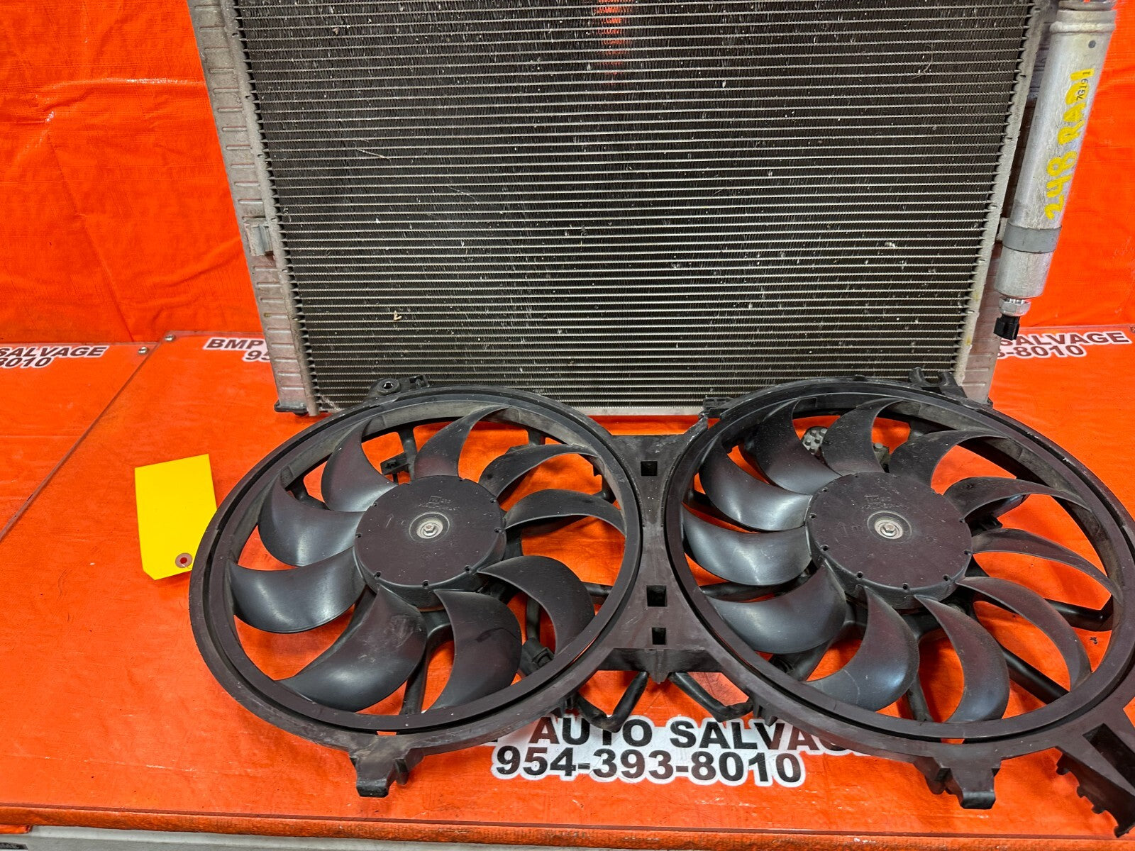 08 15 INFINITI G37 & Q60   6 SPEED MANUAL ONLY   RADIATOR W/ BOTH FANS OEM #24814