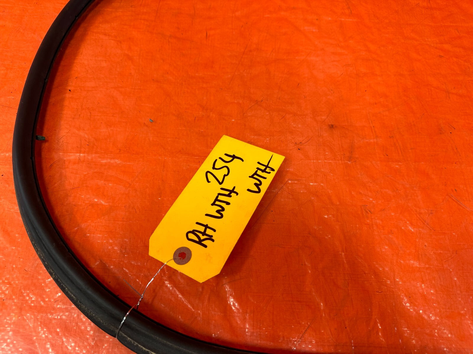 02 06 ACURA RSX   PASSENGER RIGHT FRONT   WEATHER STRIP TRIM SEAL GASKET OEM 2546