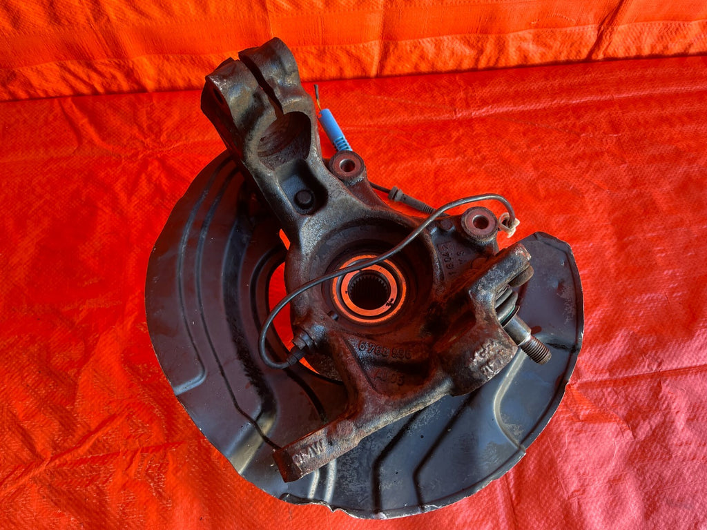 07 13 BMW 335i   AWD MODELS ONLY   PASSENGER RIGHT FRONT   SPINDLE KNUCKLE HUB8