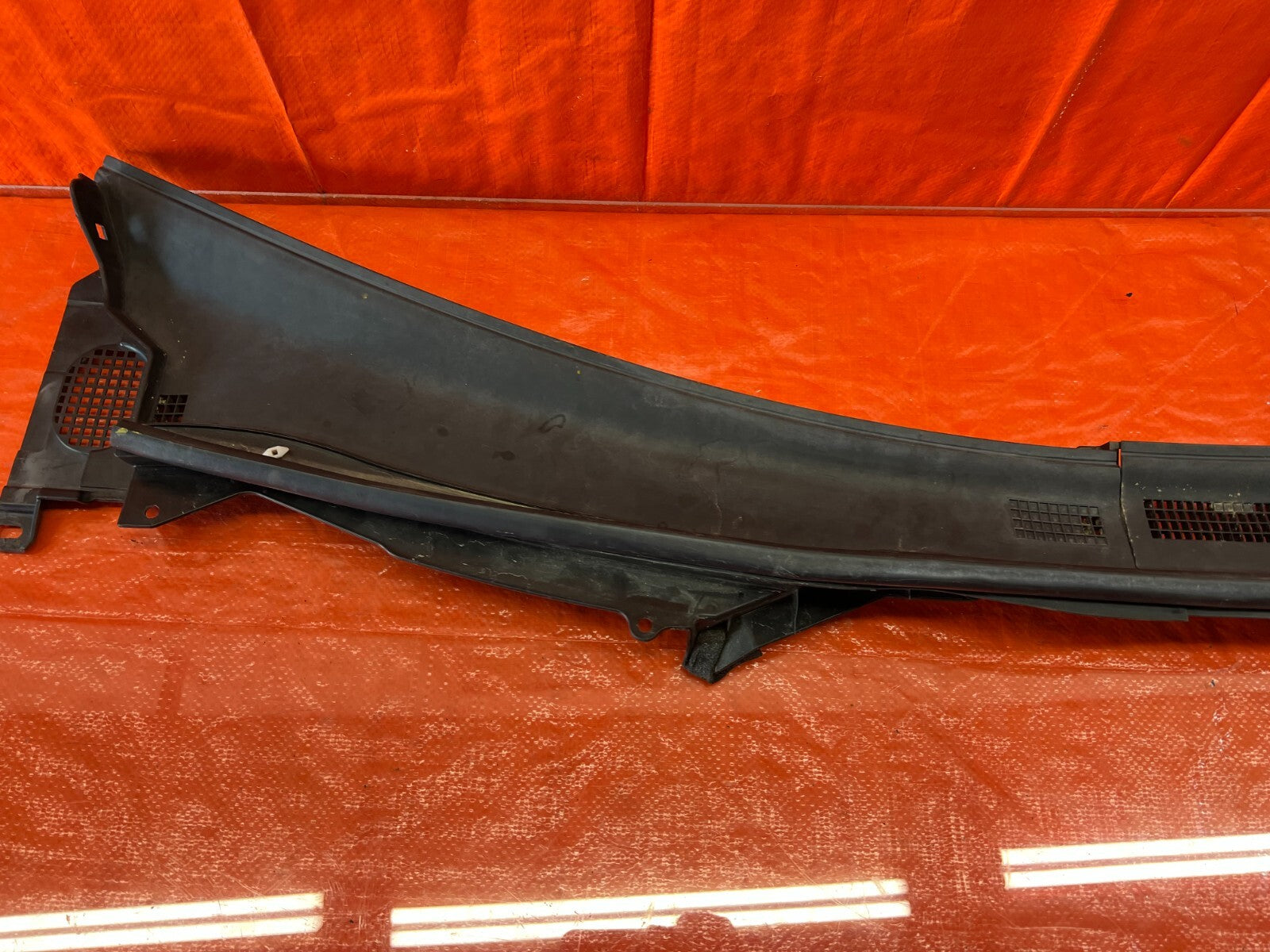 14 20 INFINITI Q50 Q60   WINDSHIELD WIPER COWL TRIM PLASTIC   OEM FACTORY #1146