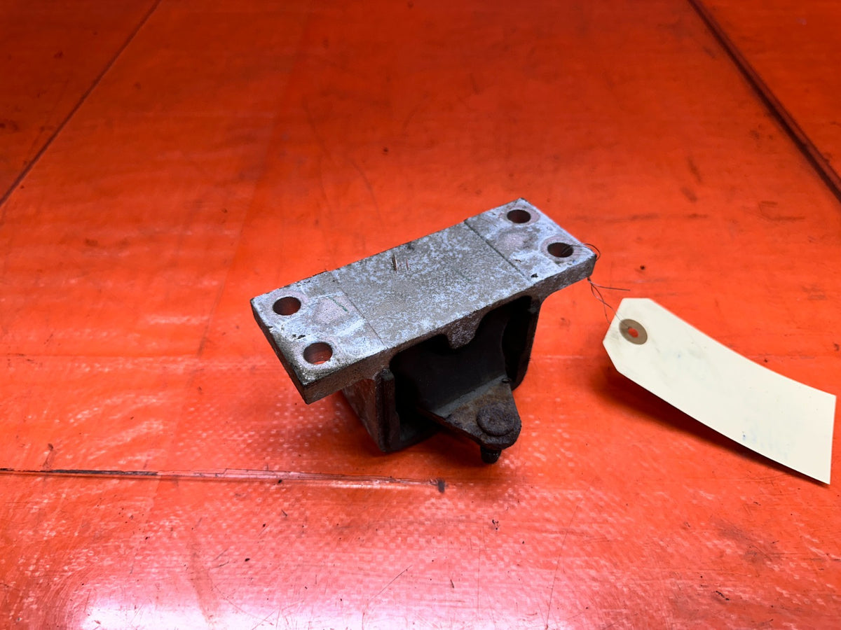 14-15 INFINITI Q50 3.7L AWD AUTO TRANSMISSION LOWER MOUNT INSULATOR BUSHING #3455