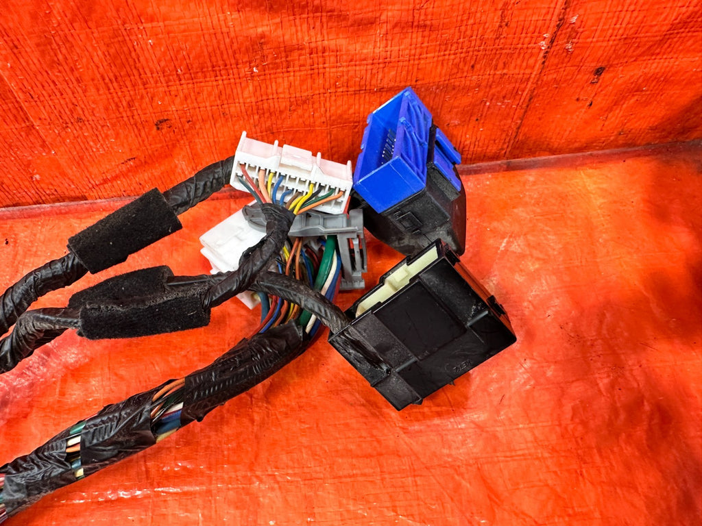 2013 13  HYUNDAI GENESIS COUPE TRACK ENGINE BAY UNDER THE HOOD HARNESS FUSE BOX15