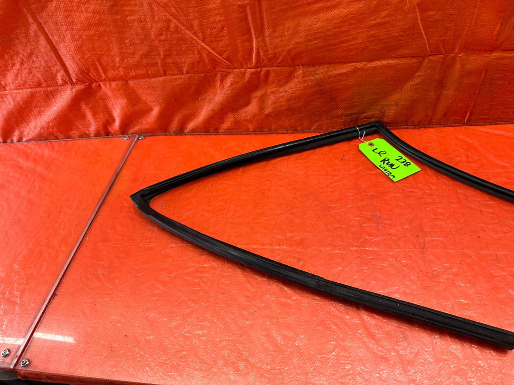 09 13 INFINITI  G37 SEDAN   DRIVER LEFT REAR WINDOW GLASS RUN CHANNEL   OEM #2384