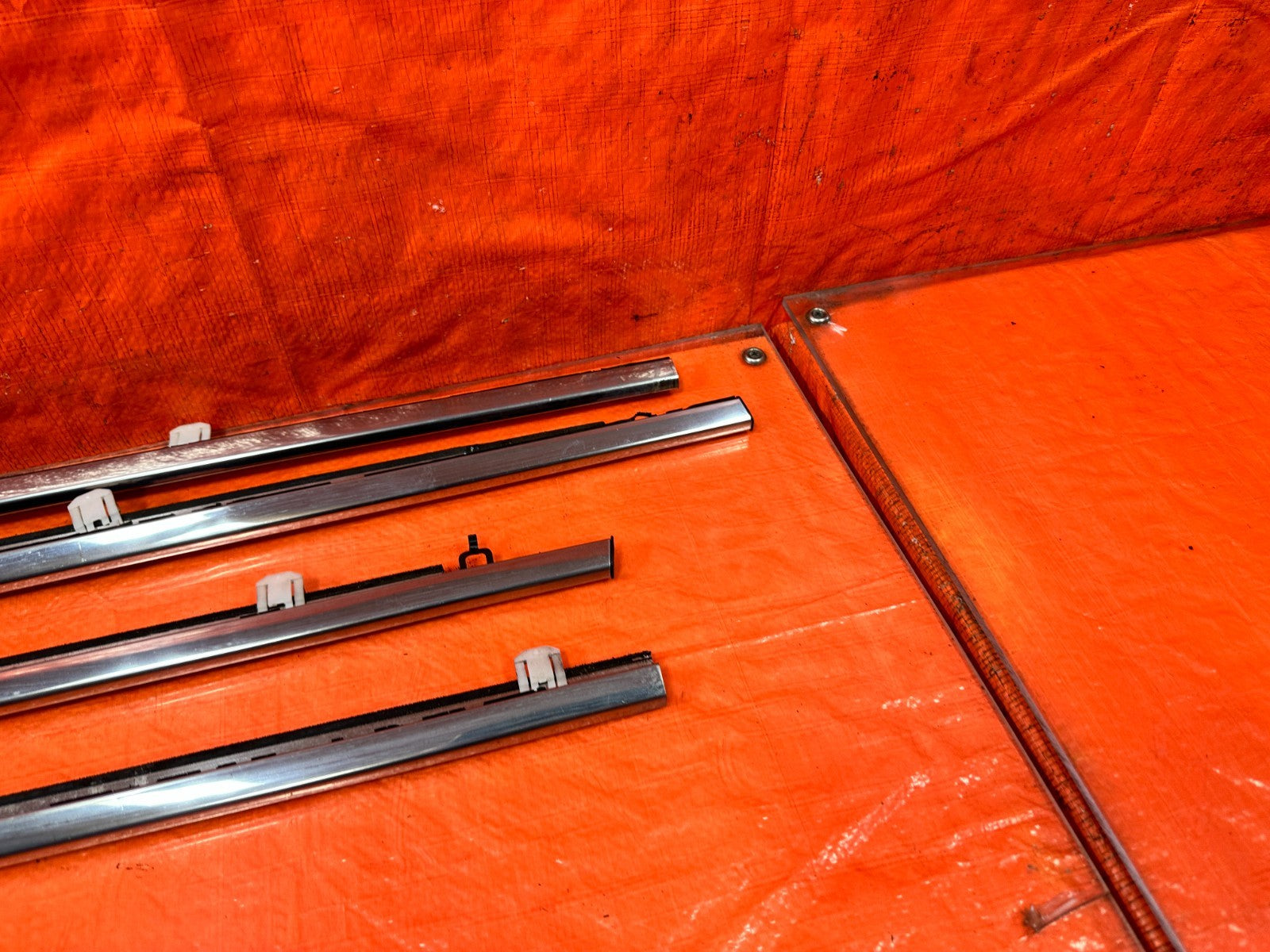 09 14 ACURA TSX   FRONT & REAR / LEFT & RIGHT EXTERIOR WINDOW GLASS TRIM OEM 3211