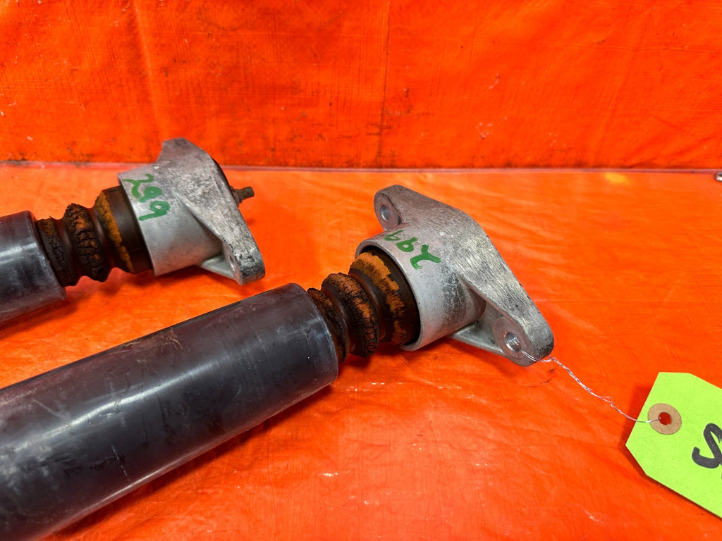 13 16 HYUNDAI GENESIS COUPE 3.8L   SPORT MODEL W/ BREMBO   REAR SHOCKS OEM 2993