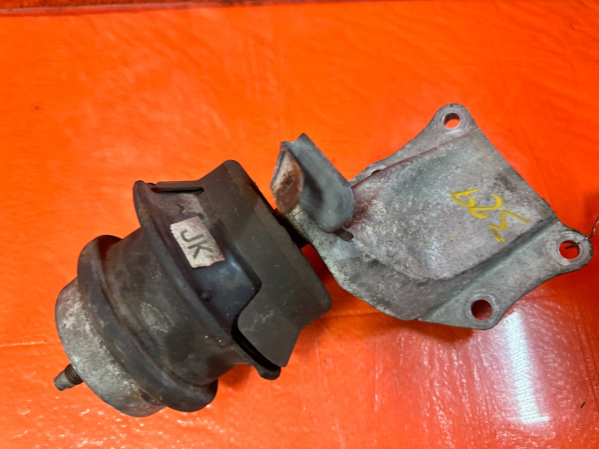 08-15 INFINITI G37 Q60 RWD ONLY DRIVER LEFT ALUMINUM ENGINE BRACKET & MOUNT 3295