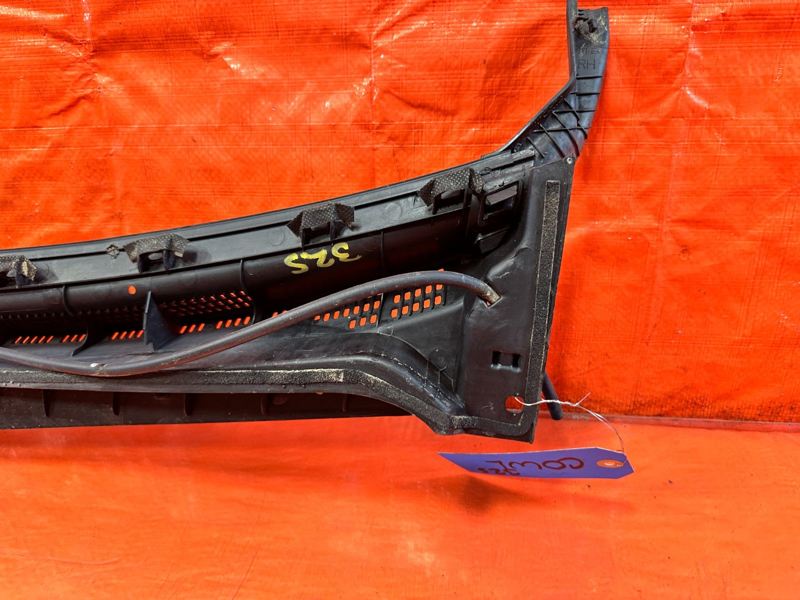 13 16 HYUNDAI GENESIS 2D COUPE   WINDSHIELD WIPER COWL   86150 2M000   OEM #32520
